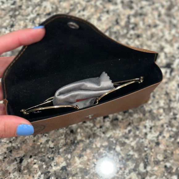 Ray Ban Round Sunglasses - Picture 4 of 4